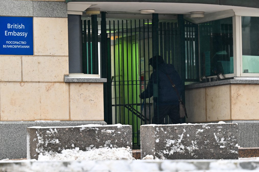 General view of the British Embassy following the Russian Foreign Ministry's announcement that it had decided to expel a British diplomat in Moscow, Russia on January 16, 2026. (Source: Getty Images)