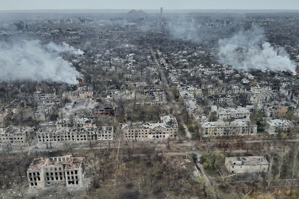 Russian Forces Deploy Military Equipment Near Toretsk and Chasiv Yar, Intensifying Activity in Donetsk Region