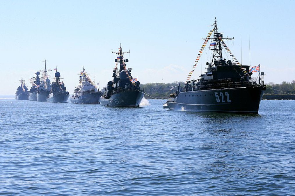 Russian Baltic Fleet vessels in ceremonial formation at a rehearsal of the navy parade on May 7, 2015 in Baltiysk, Russia. (Source: Getty Images)