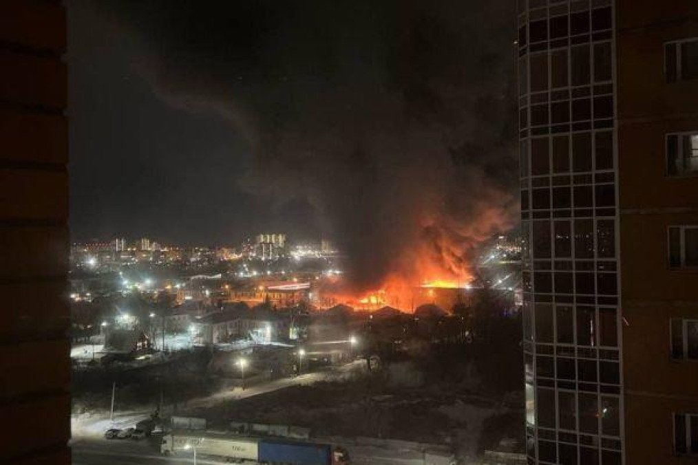 Fire Destroys Warehouse in Novosibirsk Linked to Russia’s Strategic Military Infrastructure