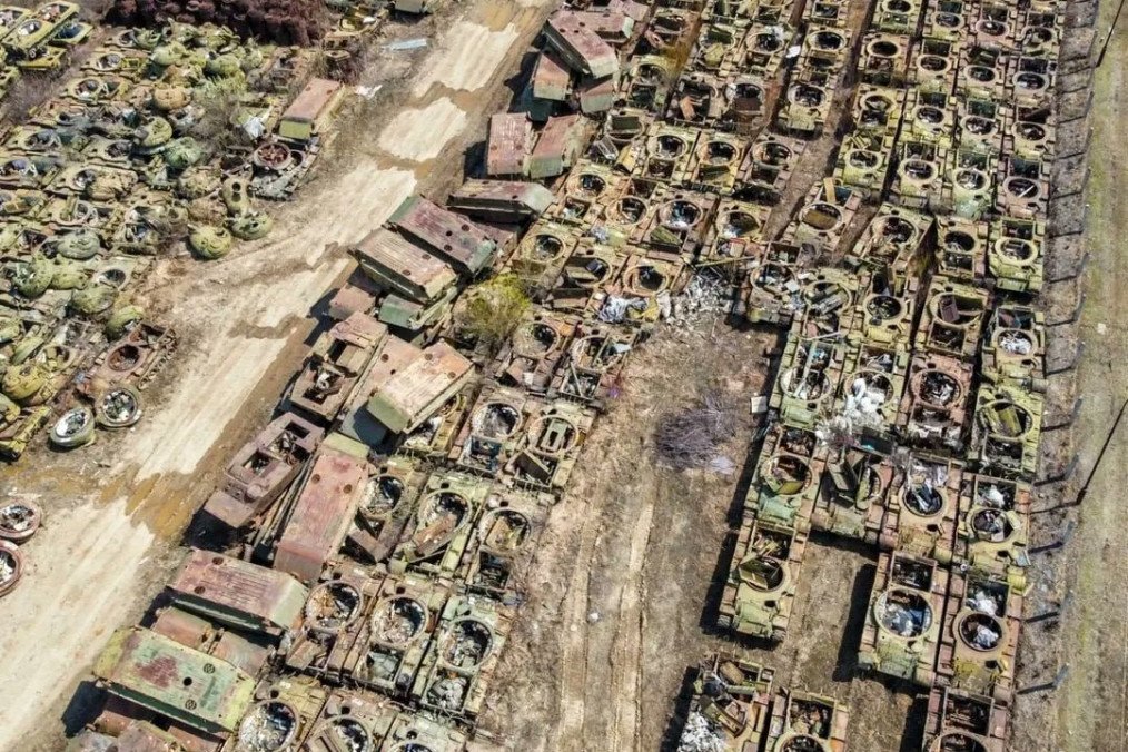 Russia’s Tank Reserves Are Rapidly Depleting, New OSINT Analysis Shows