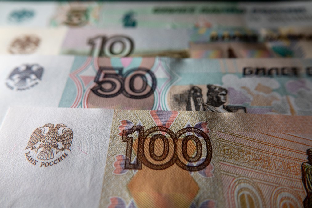 Debt Crisis Looms in Russia as Banks Sound Alarm, Bloomberg Reports