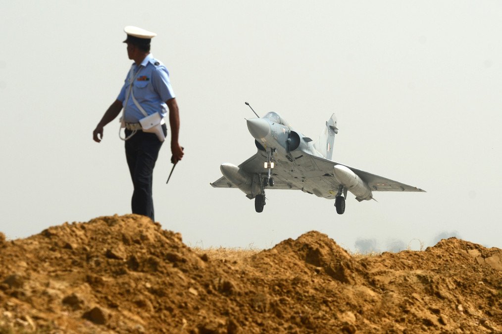 India Replaces Russian MiGs With French Rafales in $7.4 Billion Deal India Replaces Russian MiGs With French Rafales in $7.4 Billion Deal