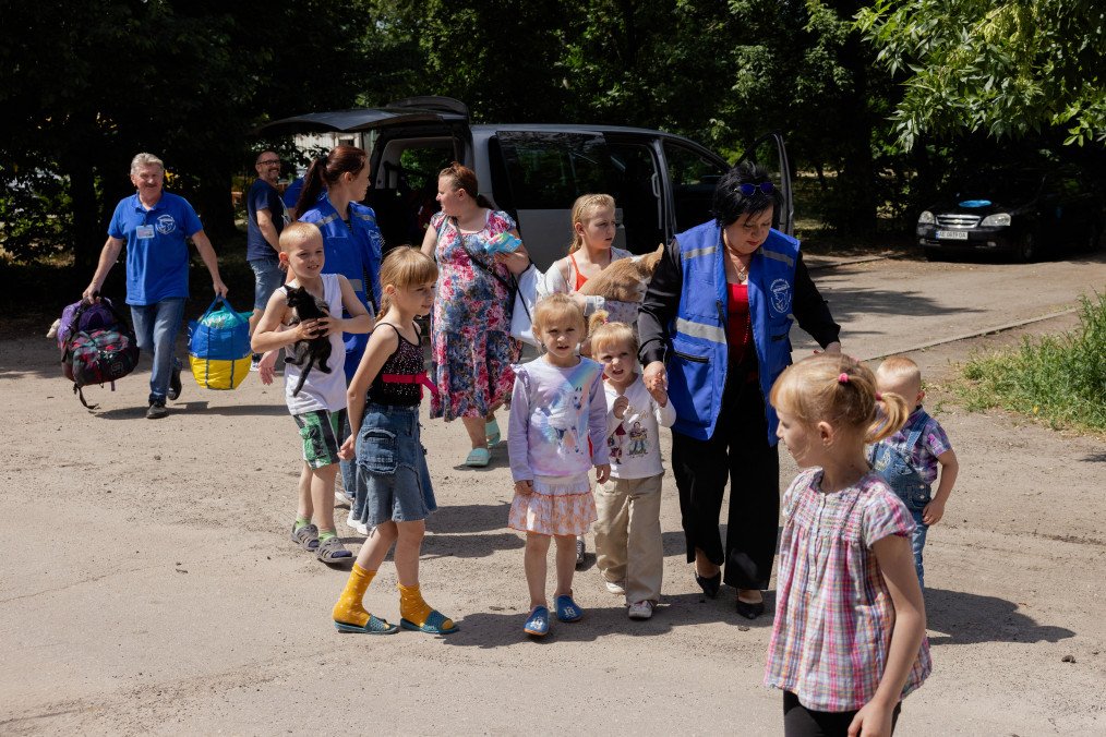 Russia Indoctrinates Over 7,000 Ukrainian Children in Kherson Through Propaganda Groups Russia Indoctrinates Over 7,000 Ukrainian Children in Kherson Through Propaganda Groups
