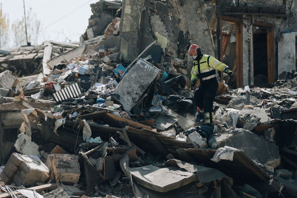 Kyiv Neurologist Loses Both Children, Aged 19 and 21, in Russian Missile Strike on April 24 Kyiv Neurologist Loses Both Children, Aged 19 and 21, in Russian Missile Strike on April 24