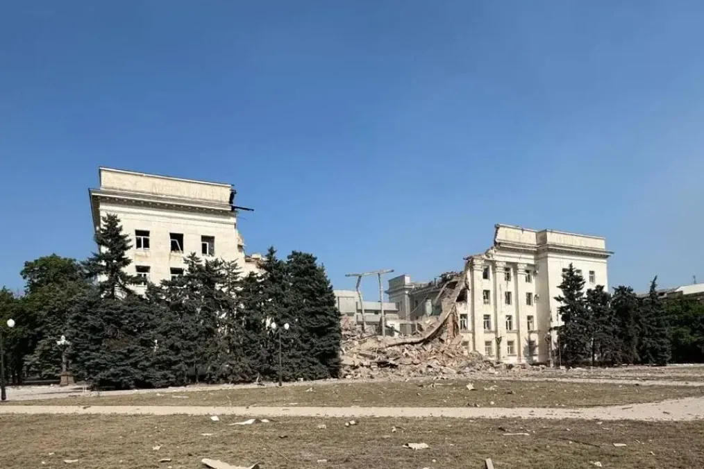 Russian Bomb Strikes Level Kherson’s Regional Administration Building Russian Bomb Strikes Level Kherson’s Regional Administration Building