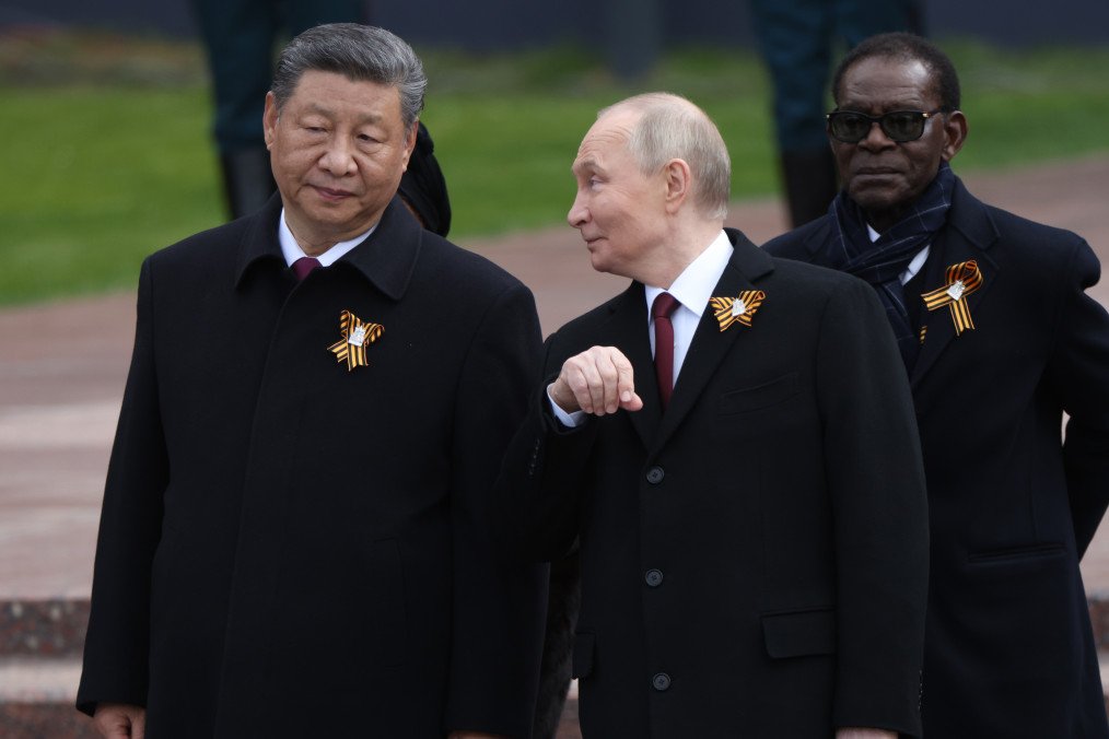 UK Military Prepares for Potential Two-Front War With Russia and China, Ex-Army Chief Warns
