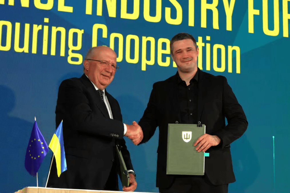 European Commissioner for Defence and Space Andrius Kubilius and Ukrainian Defense Minister Mykhailo Fedorov shake hands during the EU-Ukraine Defence Industry Forum. (Source: Mykhailo Fedorov) European Commissioner for Defence and Space Andrius Kubilius and Ukrainian Defense Minister Mykhailo Fedorov shake hands during the EU-Ukraine Defence Industry Forum. (Source: Mykhailo Fedorov)