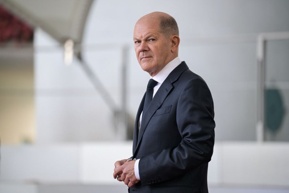 Olaf Scholz Calls Russian “Oreshnik” Missile Strike on Ukraine a Dangerous Escalation