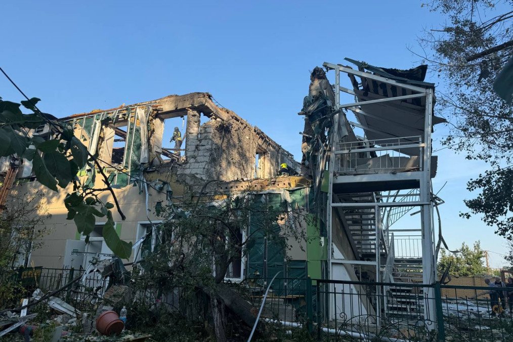 Russian Strike on Odesa Kills One, Injures 17 Including Pregnant Woman and Teen Russian Strike on Odesa Kills One, Injures 17 Including Pregnant Woman and Teen