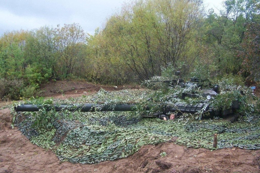 Illustrative image. A camouflaged Russian T-80BV tank somewhere in Ukraine. Illustrative image. A camouflaged Russian T-80BV tank somewhere in Ukraine.