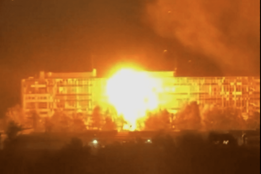 An explosion at the NPP Zavod Iskra electronics plant in Ulyanovsk, Russia, following a reported drone attack. (Source: Exilenova+)