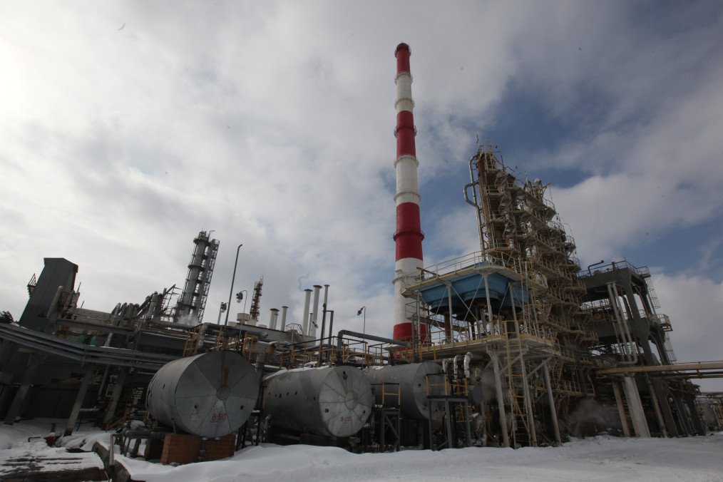 Record Fuel Prices in Russia as Two Key Refineries Halt Production due to Drone Strikes