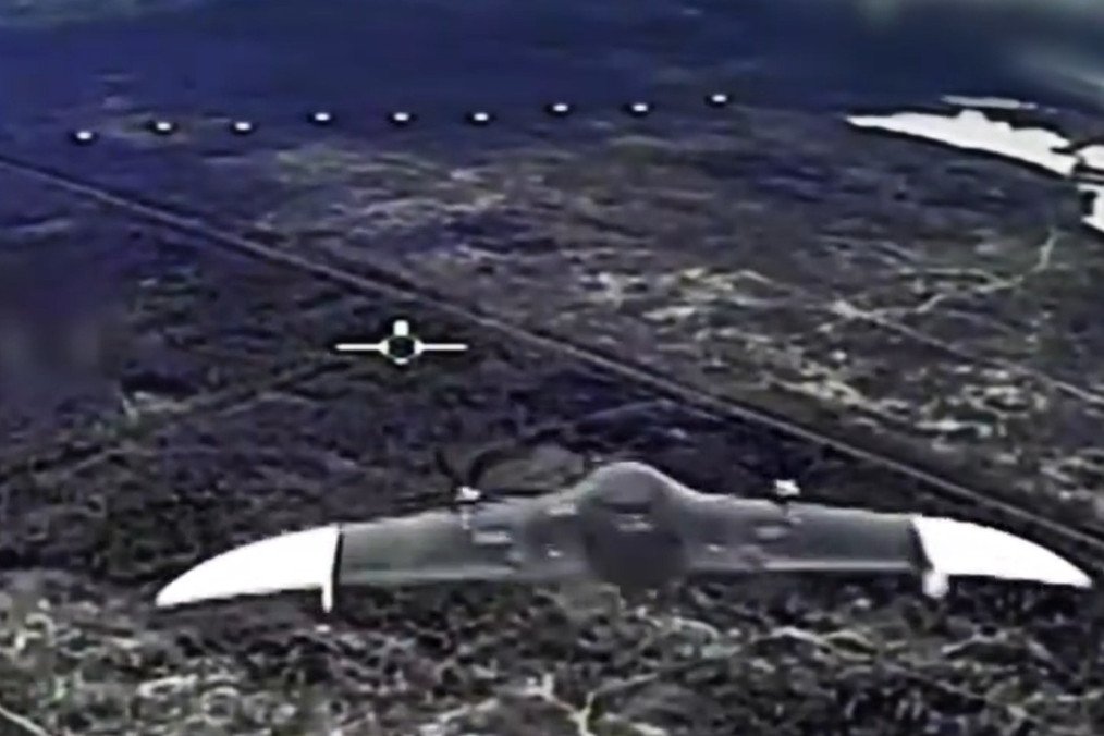 El dron de reconocimiento ruso “Knyaz Oleg” fue captado en pleno vuelo sobre la zona de Lyman antes de ser derribado. (Fuente: vídeo de la 63.ª Brigada Mecanizada)