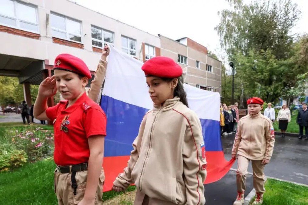 Ukrainian children attend a Yunarmiya (“Young Army”) event organized by Russia. Illustrative photo. (Source: TASS) Ukrainian children attend a Yunarmiya (“Young Army”) event organized by Russia. Illustrative photo. (Source: TASS)