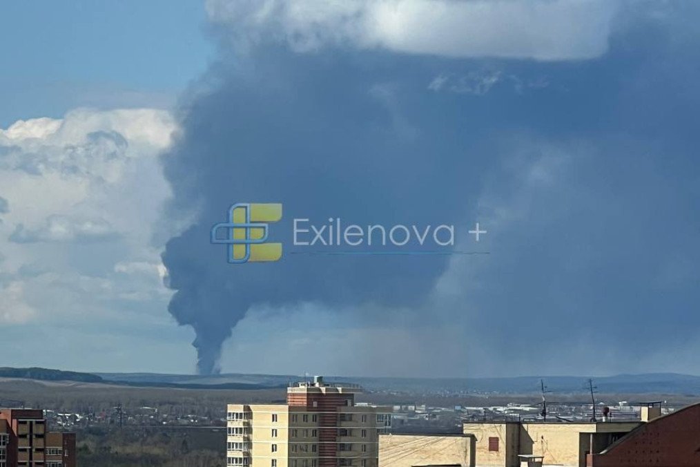 A large plume of smoke rises over Orsk following a reported drone strike on industrial infrastructure, April 29, 2026. (Source: Exilenova+)