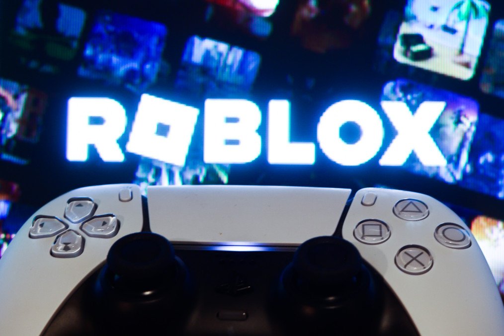 Illustrative image. Roblox displayed on a TV screen and a DualSense controller, Krakow, Poland, on September 30, 2024. (Source: Getty Images) Illustrative image. Roblox displayed on a TV screen and a DualSense controller, Krakow, Poland, on September 30, 2024. (Source: Getty Images)