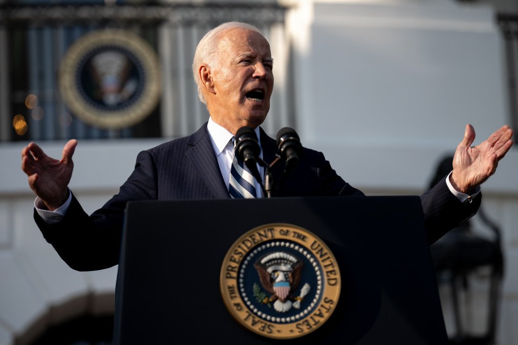 Biden to Discuss Allowing Ukraine to Use Long-Range Weapons Against Russia, Says Blinken