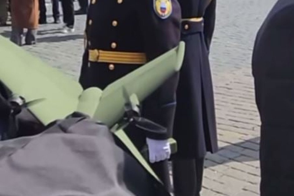 Putin’s Security Team Carries FPV Drone Interceptor During Public Appearance, Video
