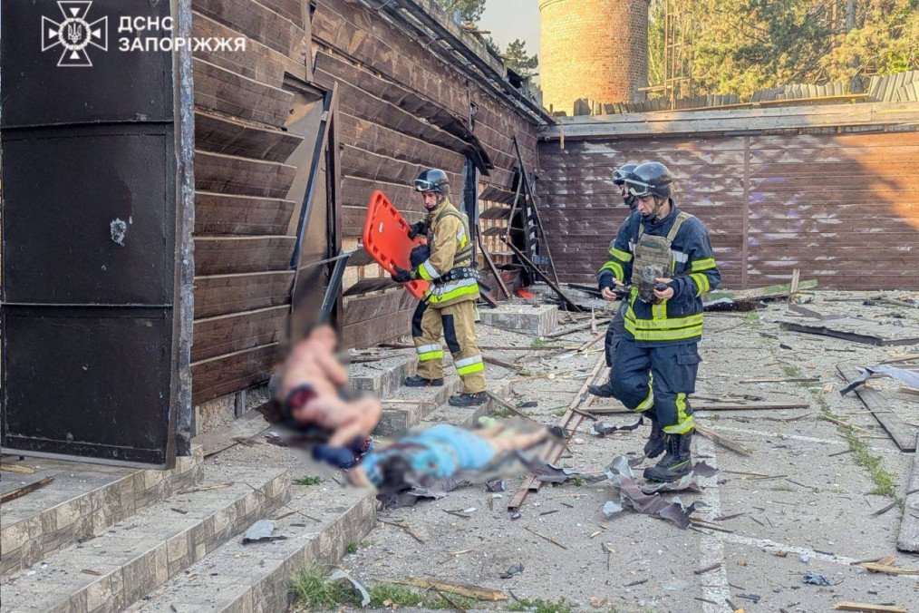 Russian Airstrike Devastates Ukrainian Resort, Killing 2 and Injuring Children