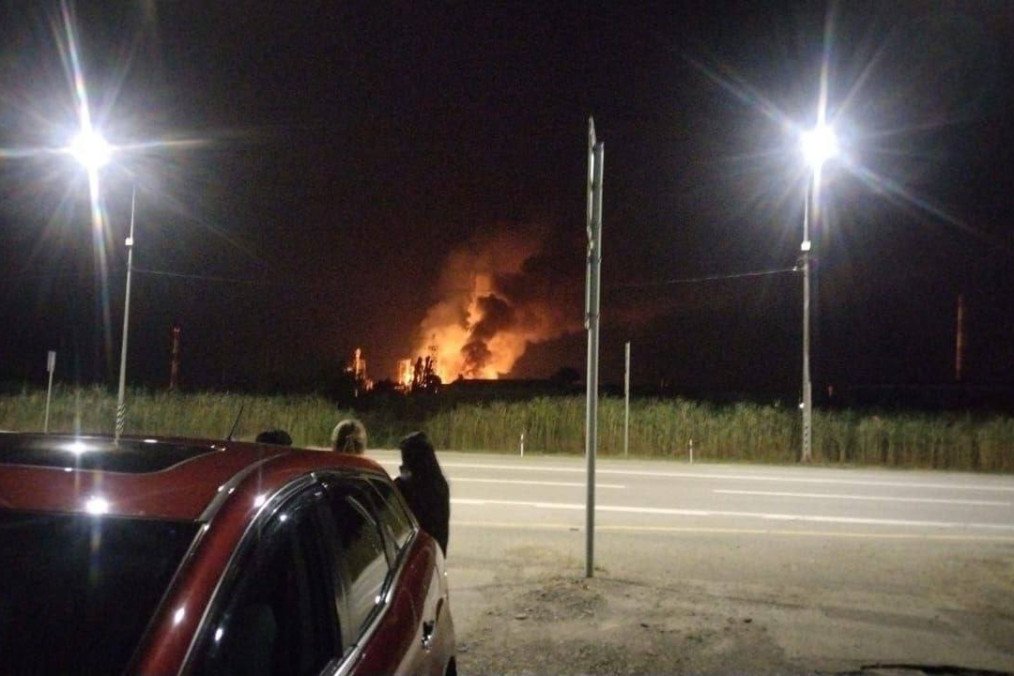 Ukrainian Drones Hit Afipsky Oil Refinery, Causing Fire at 6.25M-Ton Facility Ukrainian Drones Hit Afipsky Oil Refinery, Causing Fire at 6.25M-Ton Facility
