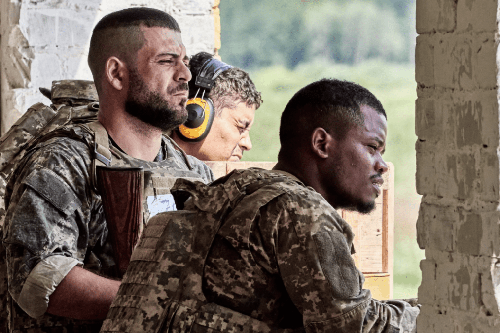 Peskov: Russian Forces Will “Destroy” Foreign Fighters in Ukraine