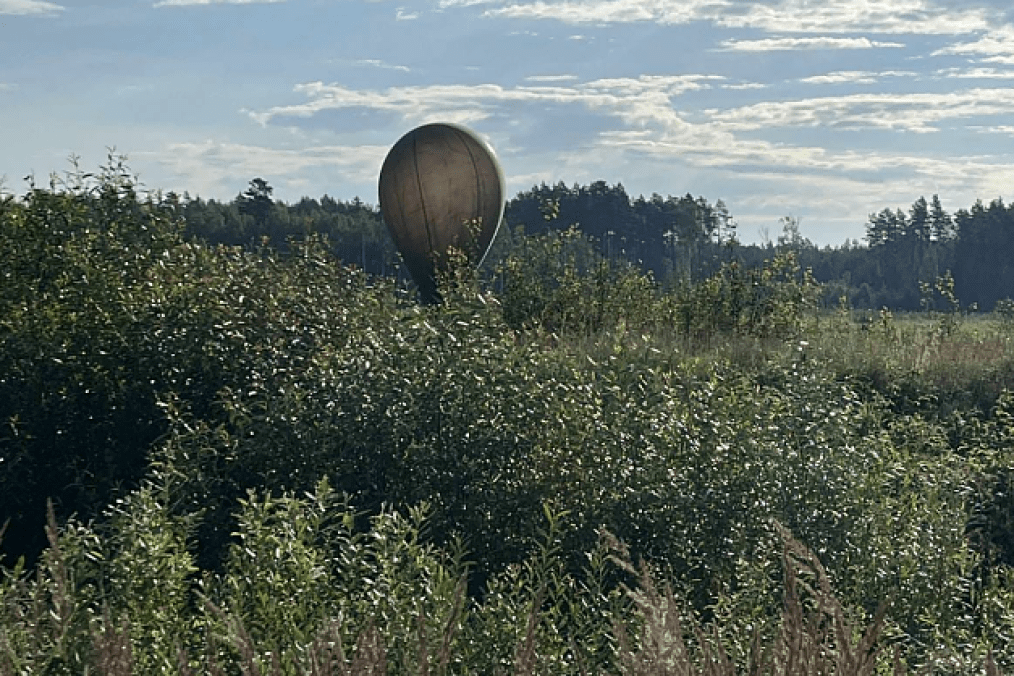 Lithuania to Take Belarus to International Court Over Smuggler Balloons Violating Airspace Smuggling using balloons from Belarus. (Source: LRT)