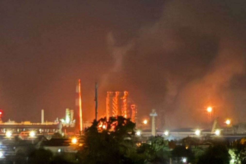 Drone strike sparks fire at the Afipsky oil refinery in Russia’s Krasnodar region, September 26, 2025. Illustrative photo. (Source: Astra)