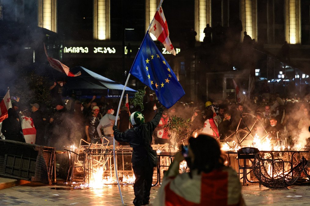 Georgia Erupts in Chaos After Pro-Russian Party Claims Victory—Police Arrest Opposition Leaders