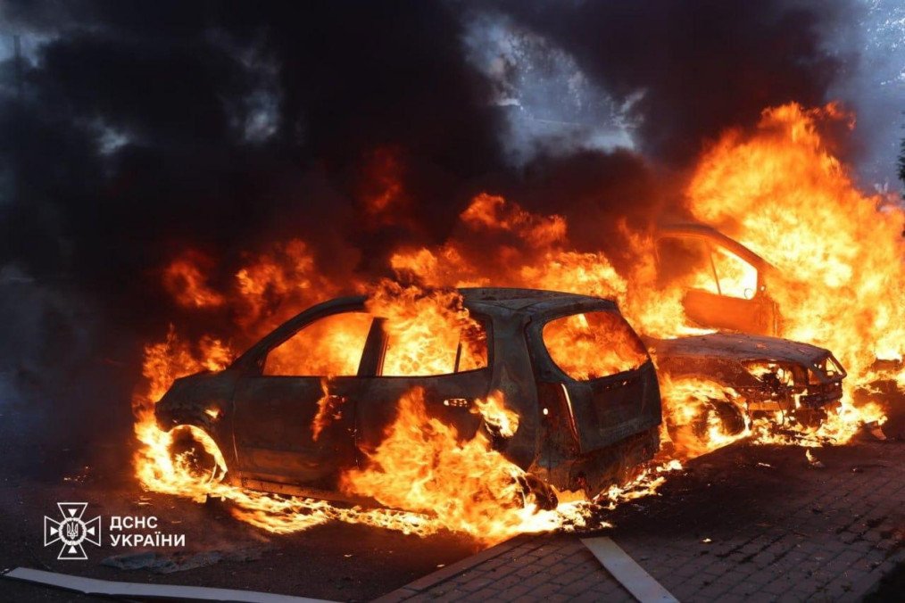 Russia Strikes Central Kharkiv With KAB Bombs, Leaving 22 Injured and Widespread Destruction Russia Strikes Central Kharkiv With KAB Bombs, Leaving 22 Injured and Widespread Destruction