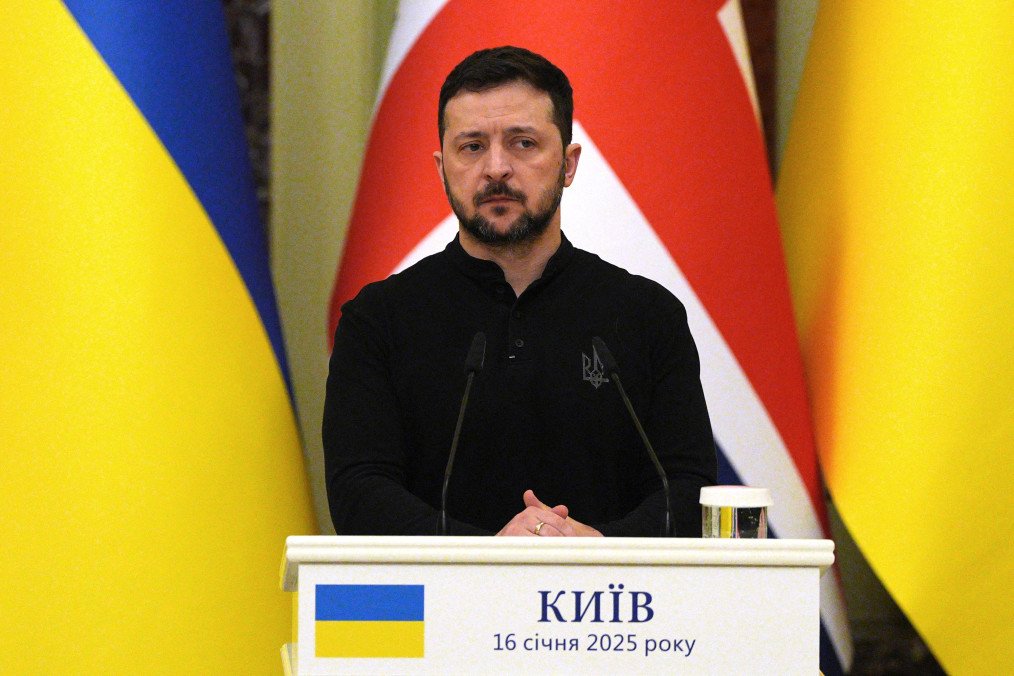 Russia Holds Initiative in East of Ukraine Due to Delayed Supply, Says Zelenskyy