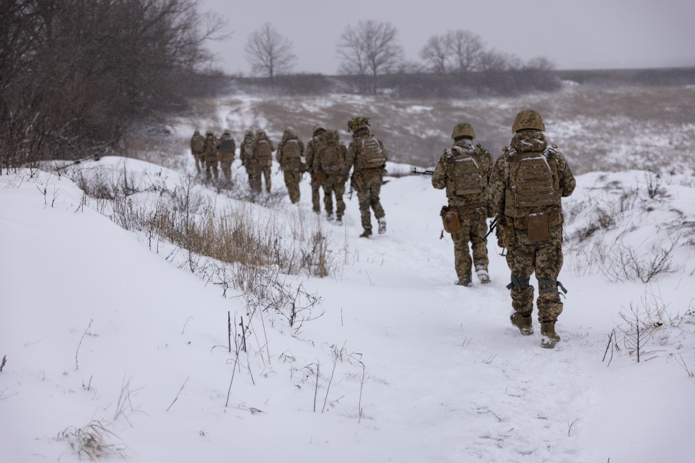 Ukrainian servicemen of the 72nd Mechanized Brigade conduct live-fire drills near the Kharkiv frontline on December 28, 2025. (Source: Getty Images) Ukrainian servicemen of the 72nd Mechanized Brigade conduct live-fire drills near the Kharkiv frontline on December 28, 2025. (Source: Getty Images)