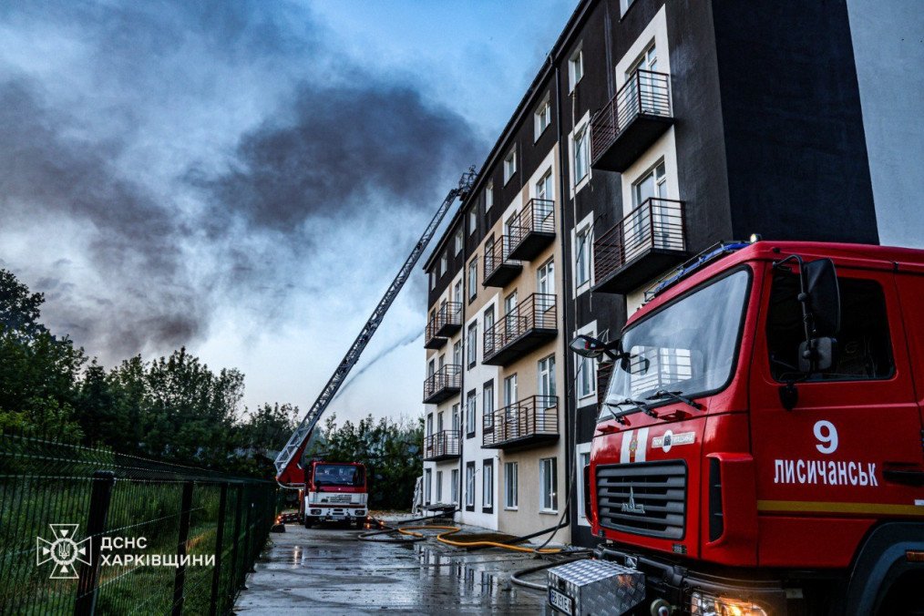 Russia Bombards Zaporizhzhia and Kharkiv in Overnight Strikes, Injuring At Least Eight Civilians Russia Bombards Zaporizhzhia and Kharkiv in Overnight Strikes, Injuring At Least Eight Civilians