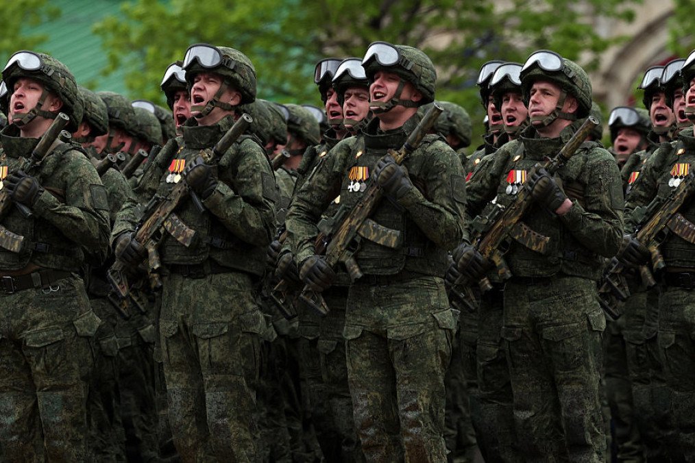 Russian military servicemen shout during the Victory Day parade, on May 9, 2026 in Moscow, Russia. (Source: Getty Images)