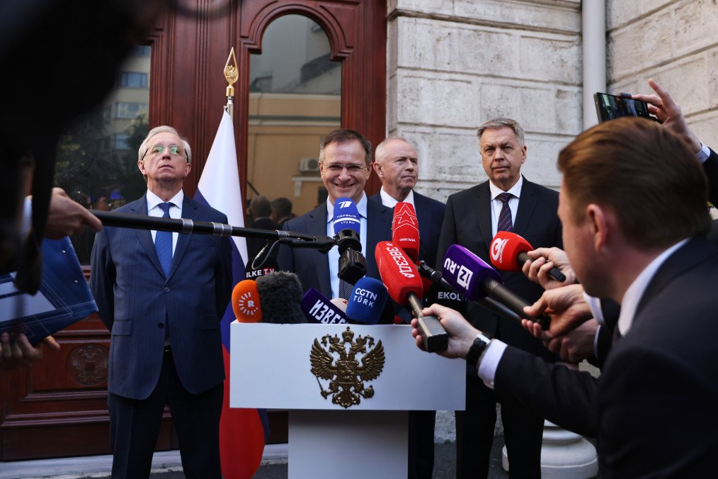 Russia Calls for Full Ukrainian Pullout From Occupied Regions—Talks Break Down Russia Calls for Full Ukrainian Pullout From Occupied Regions—Talks Break Down