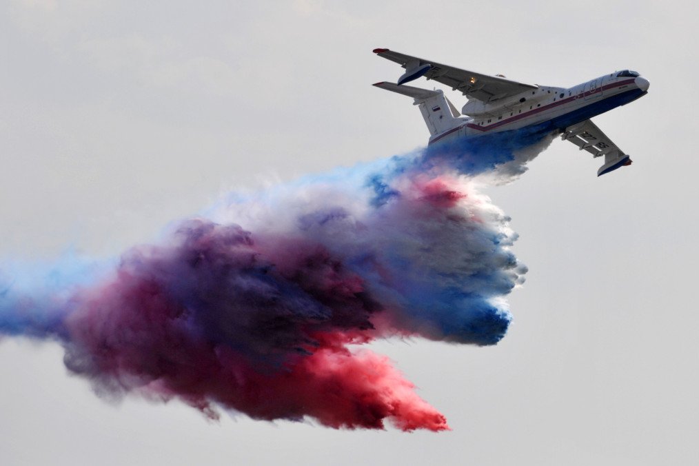 A Russian Be-200 performs in MAKS-2011, the International Aviation and Space Show, in Zhukovsky, outside Moscow, on August 16, 2011.