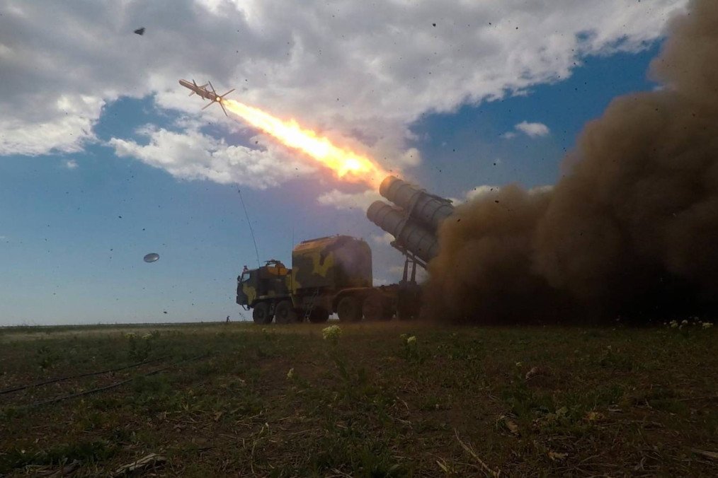 A Ukrainian Neptune cruise missile launches during a combat operation. (Source: Ukrainian Navy)