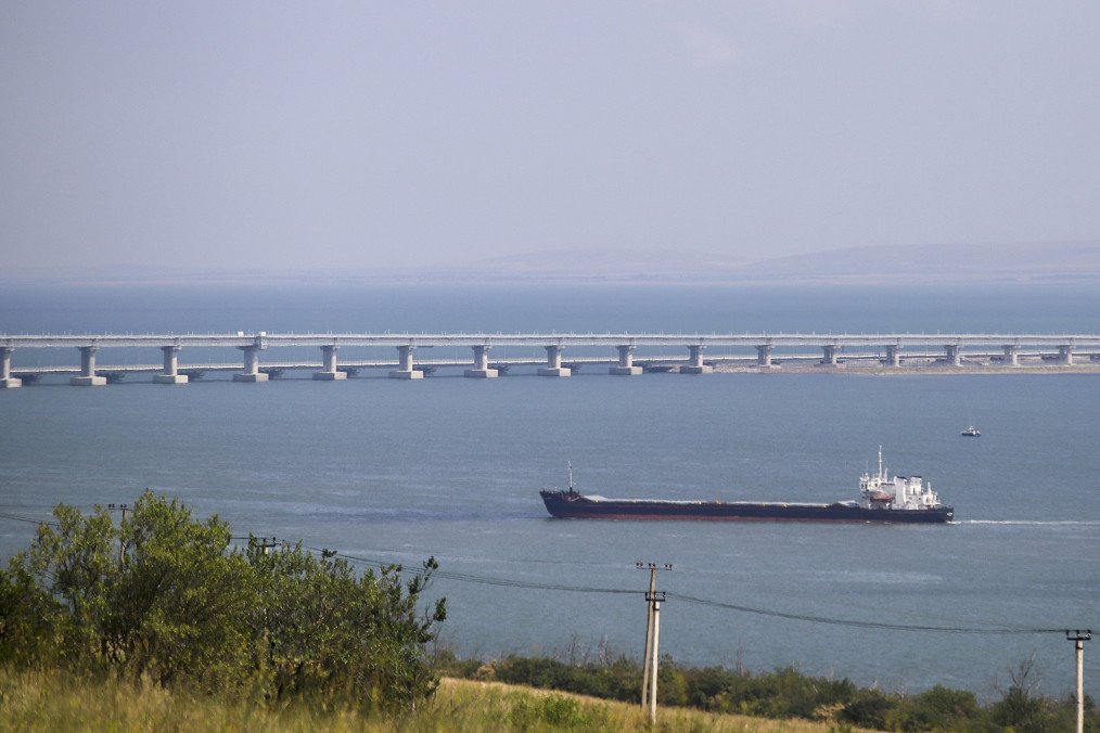 Russia Reopens Azov Sea Passage for Grain Ships Following Months of Maritime Stagnation A cargo ship crosses the Kerch Strait. (Source: Getty Images)