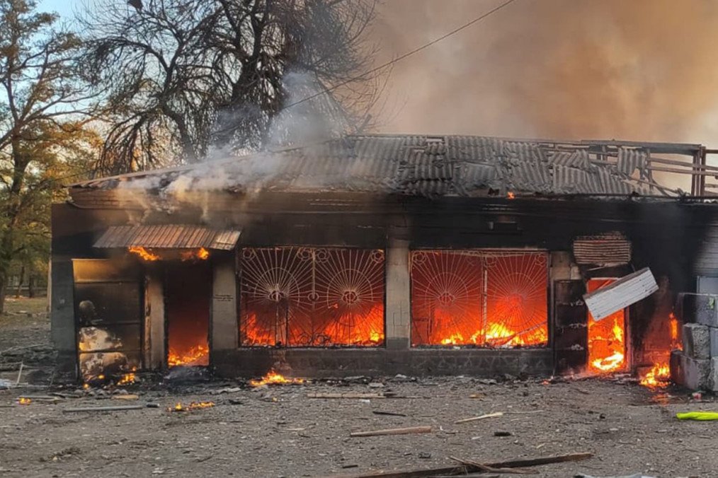 Russian Strike on Postal Office in Donetsk Region Kills 2 People, Injures at Least 1