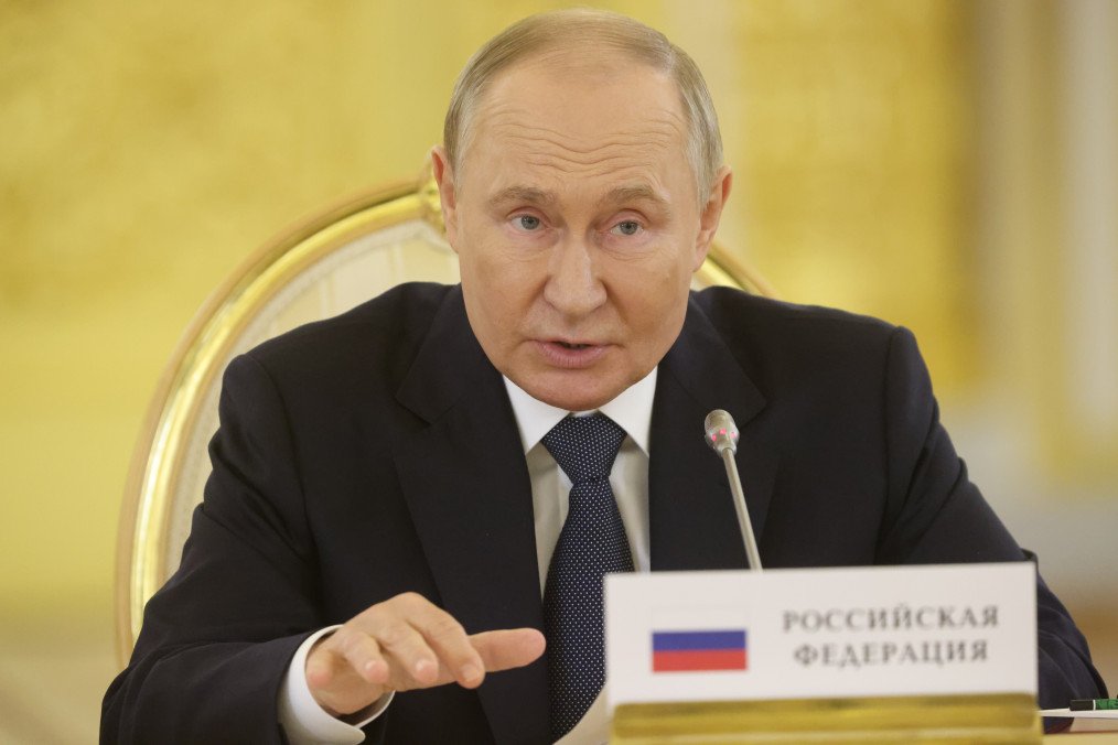 Putin Approves Russia's New Nuclear Doctrine