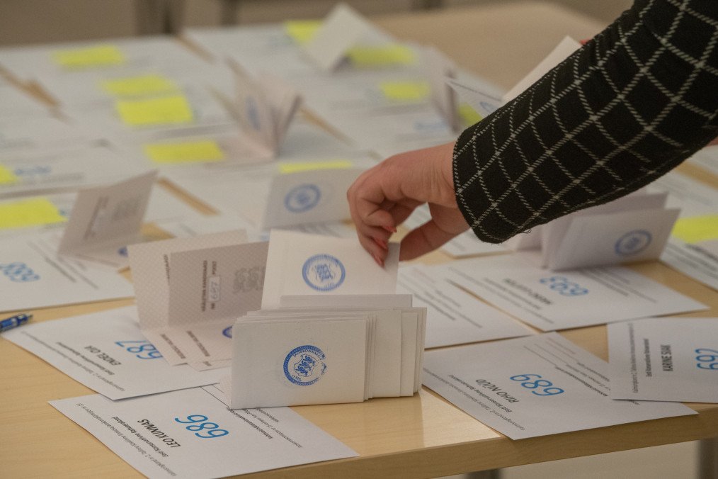 Estonia Pushes to Exclude Russian and Belarusian Residents From Voting in Local Elections