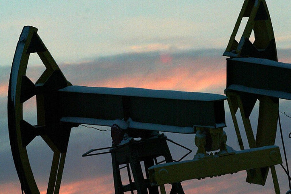 Russia’s Oil Empire Fades: Revenues Set to Halve by 2042 as Easy Reserves Dry Up