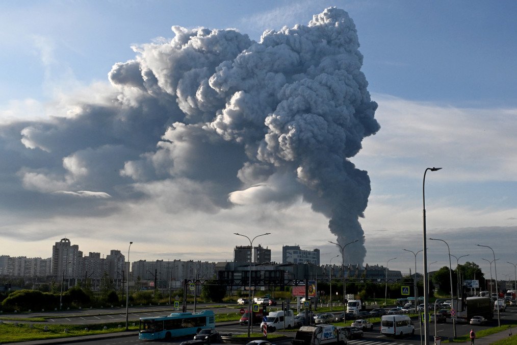 Illustrative photo: Smoke rises above St. Petersburg after a Ukrainian drone attack near a Wildberries warehouse, July 2026. (Source: Getty Images) Illustrative photo: Smoke rises above St. Petersburg after a Ukrainian drone attack near a Wildberries warehouse, July 2026. (Source: Getty Images)