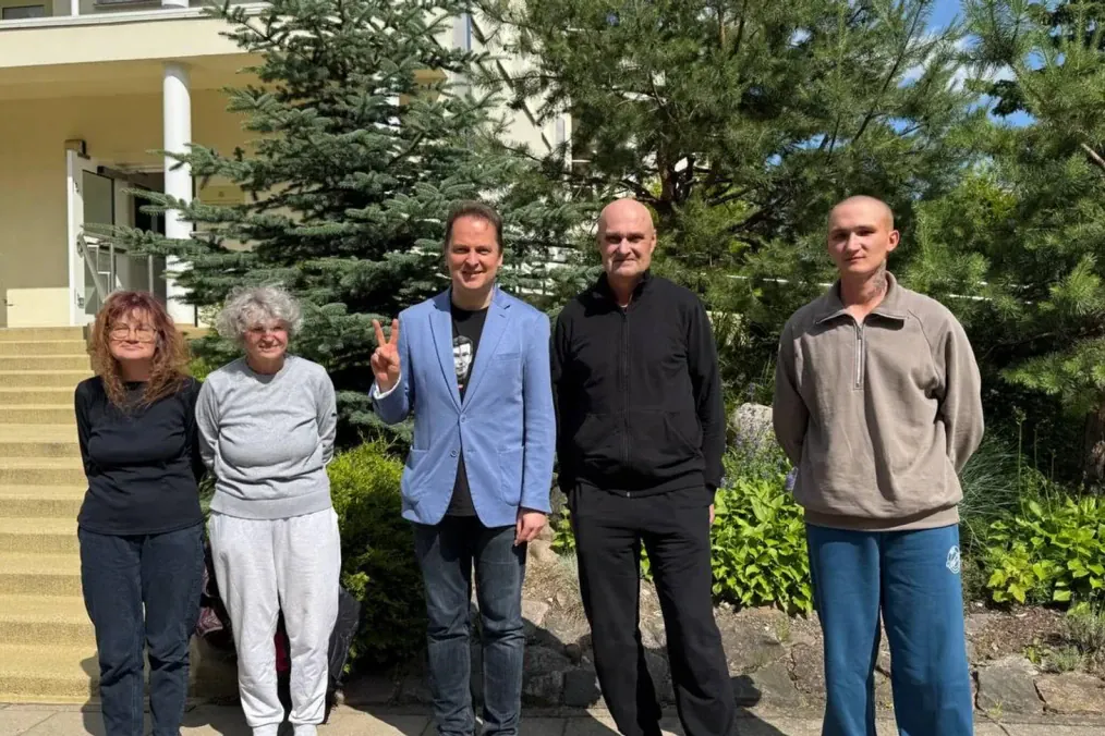 Belarus Frees Opposition Leader Tsikhanouski and 13 Other Political Prisoners Belarus Frees Opposition Leader Tsikhanouski and 13 Other Political Prisoners