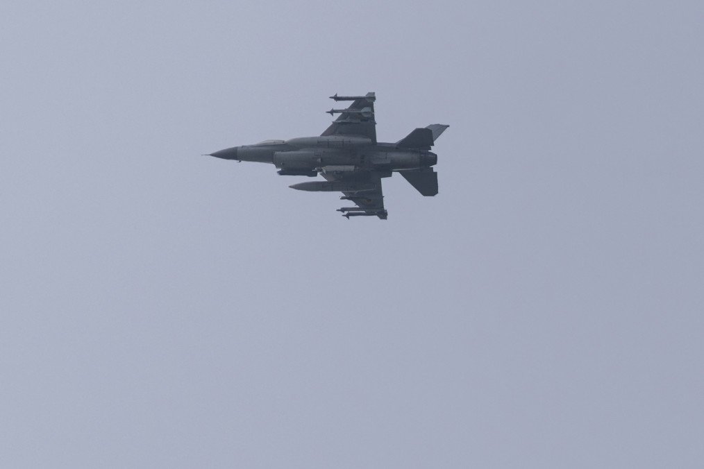 Netherlands Discusses New F-16 Support for Ukraine. Zelenskyy Highlights Their Role Against Shaheds An F-16 fighter jet. (Source: Getty Images)