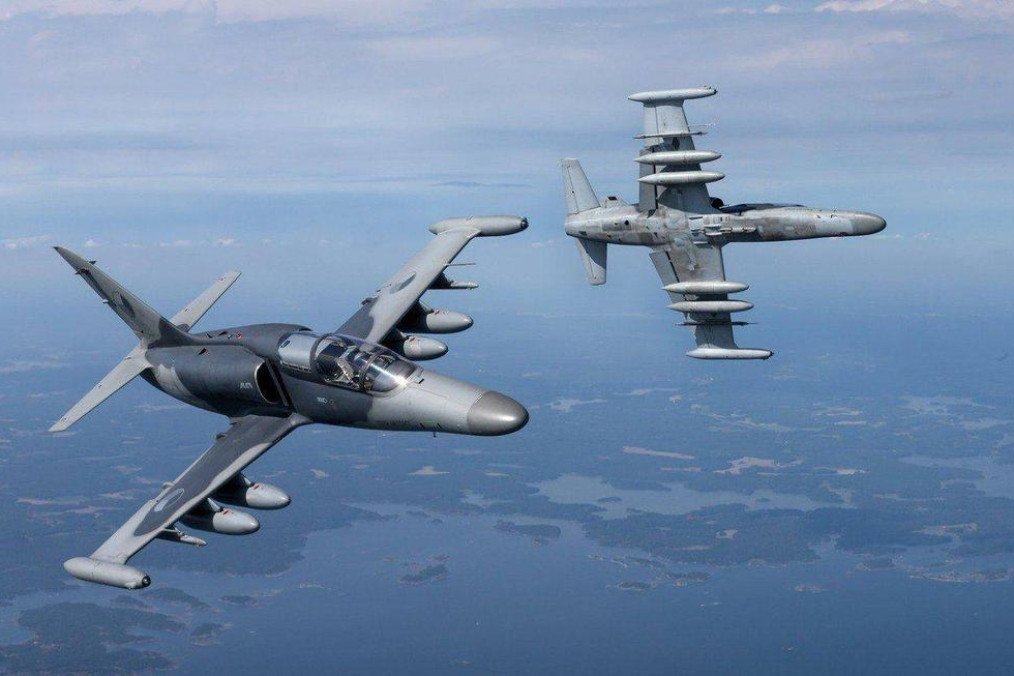 A pair of Czech L-159 light combat aircraft flying in formation. (Photo: Czech Air Force)
