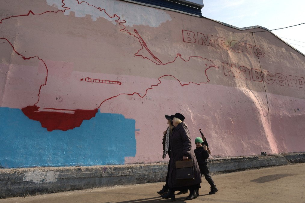 Censorship and “Fear Patrols” Are Deepening Mental Health Struggles in Occupied Crimea