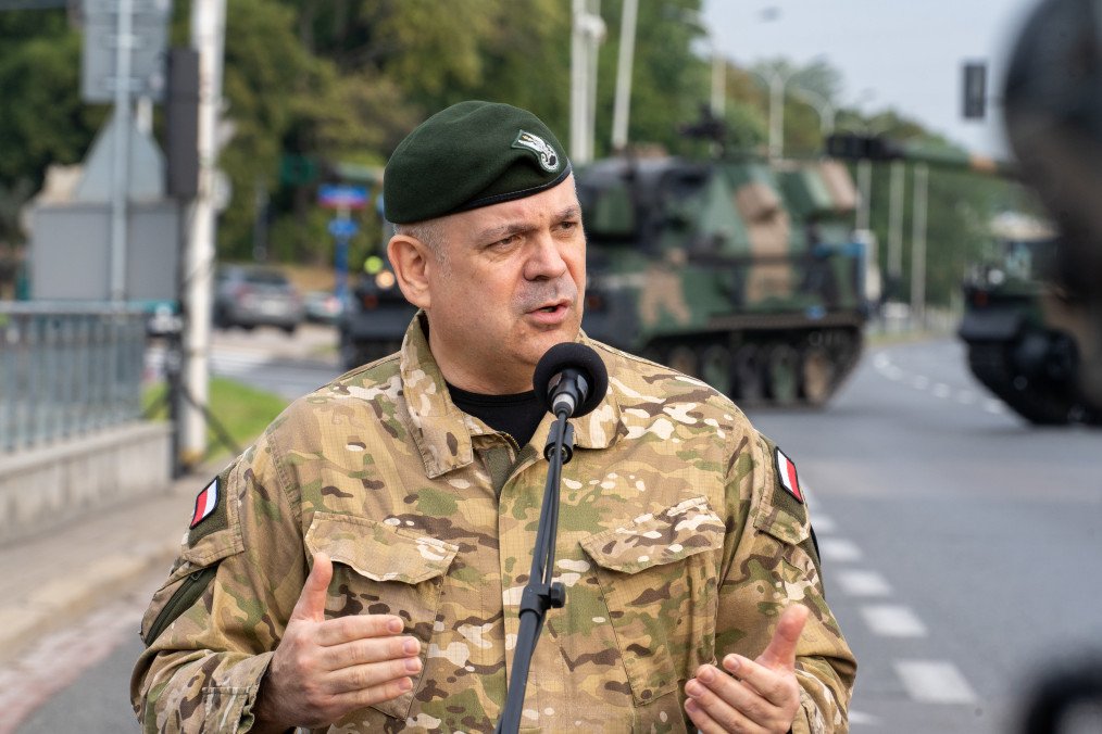 Two Drones Briefly Cross Into Polish Airspace Amid Russian Strikes on Ukraine