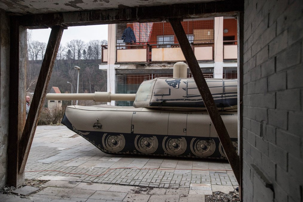 An inflatable decoy of an M1 Abrams tank is displayed during a media presentation in Decin, Czechia, on March 6, 2023. (Source: Getty Images) An inflatable decoy of an M1 Abrams tank is displayed during a media presentation in Decin, Czechia, on March 6, 2023. (Source: Getty Images)