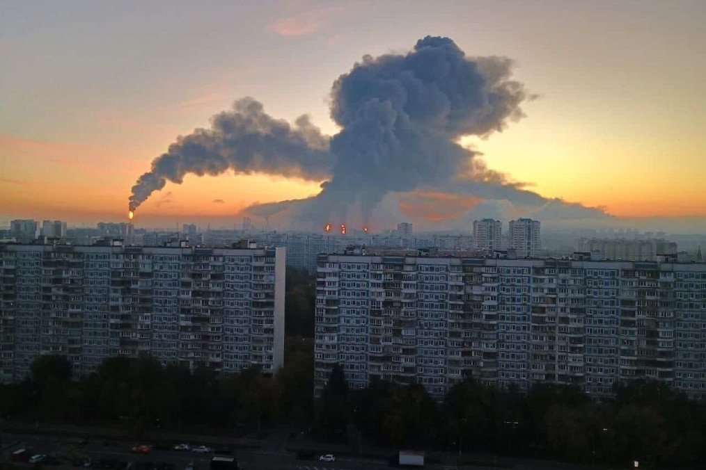 Smoke rises over Moscow after a Ukrainian strike hit the Moscow Oil Refinery in Kapotnya on September 20, 2026. Smoke rises over Moscow after a Ukrainian strike hit the Moscow Oil Refinery in Kapotnya on September 20, 2026.